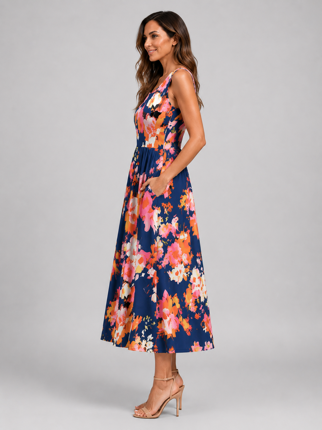 Boho-henkinen niskasta solmittava midimekko