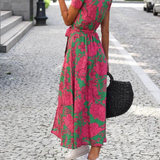 Jorlyn – elegantti, vartalonmyötäinen mekko V-pääntiellä